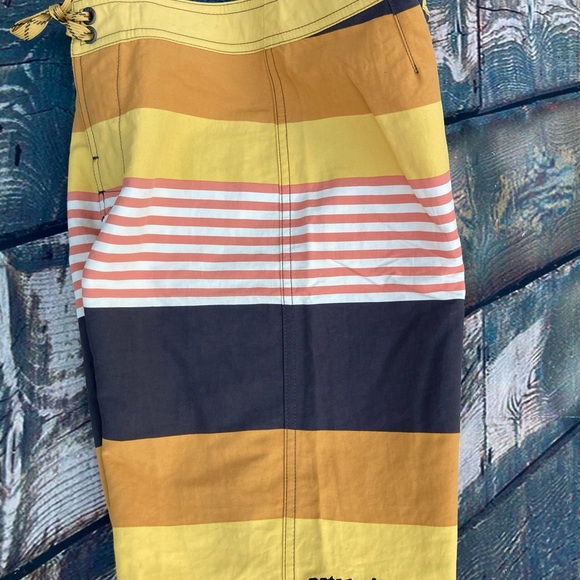 💙 Patagonia Boy’s wavefarer Boardshorts - Picture 3 of 8